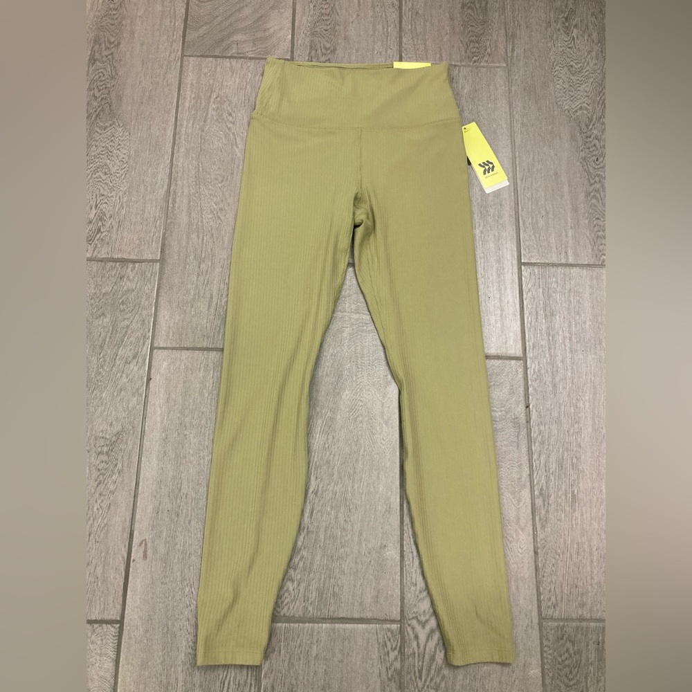 NWT Womens All In Motion Ultra High Rise Ribbed Leggings . Size Small